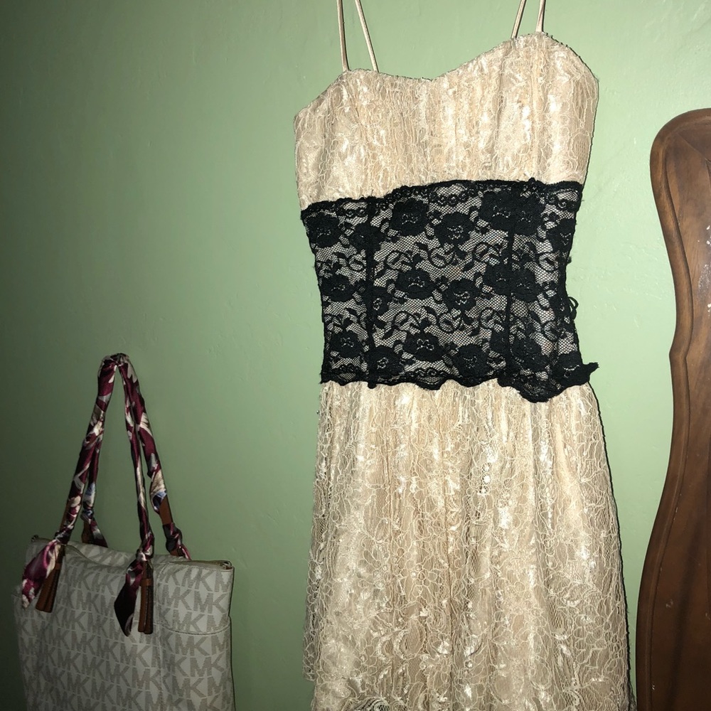 S floral lace dress